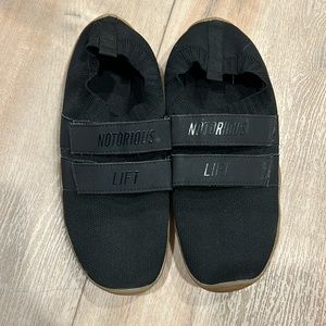 Notorious lift slippers size 41
